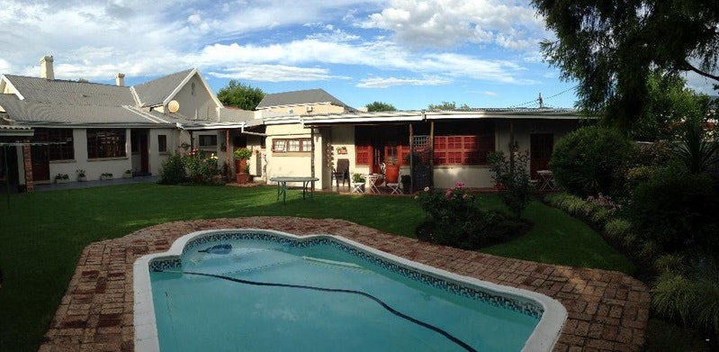 2 Queens On Casino Night