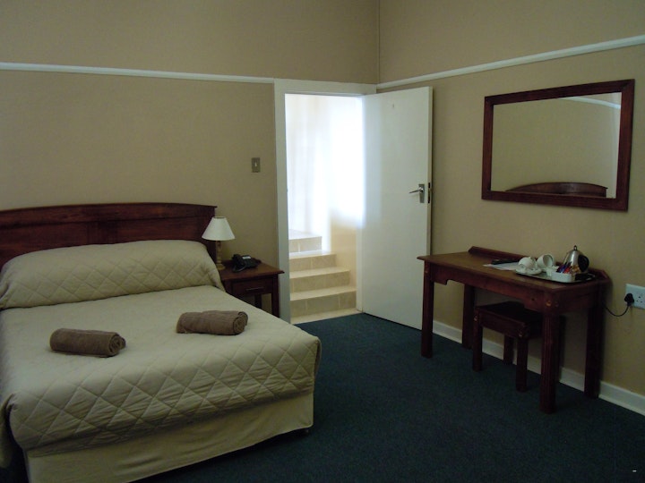 Karoo Accommodation at Colesberg Lodge | Viya