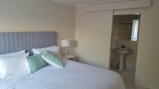 Hermanus Accommodation at  | Viya