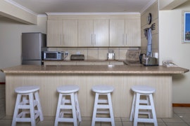 Mossel Bay Accommodation at The White House Mossel Bay Self Catering Apartment | Viya