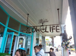 Slow Life Cafe