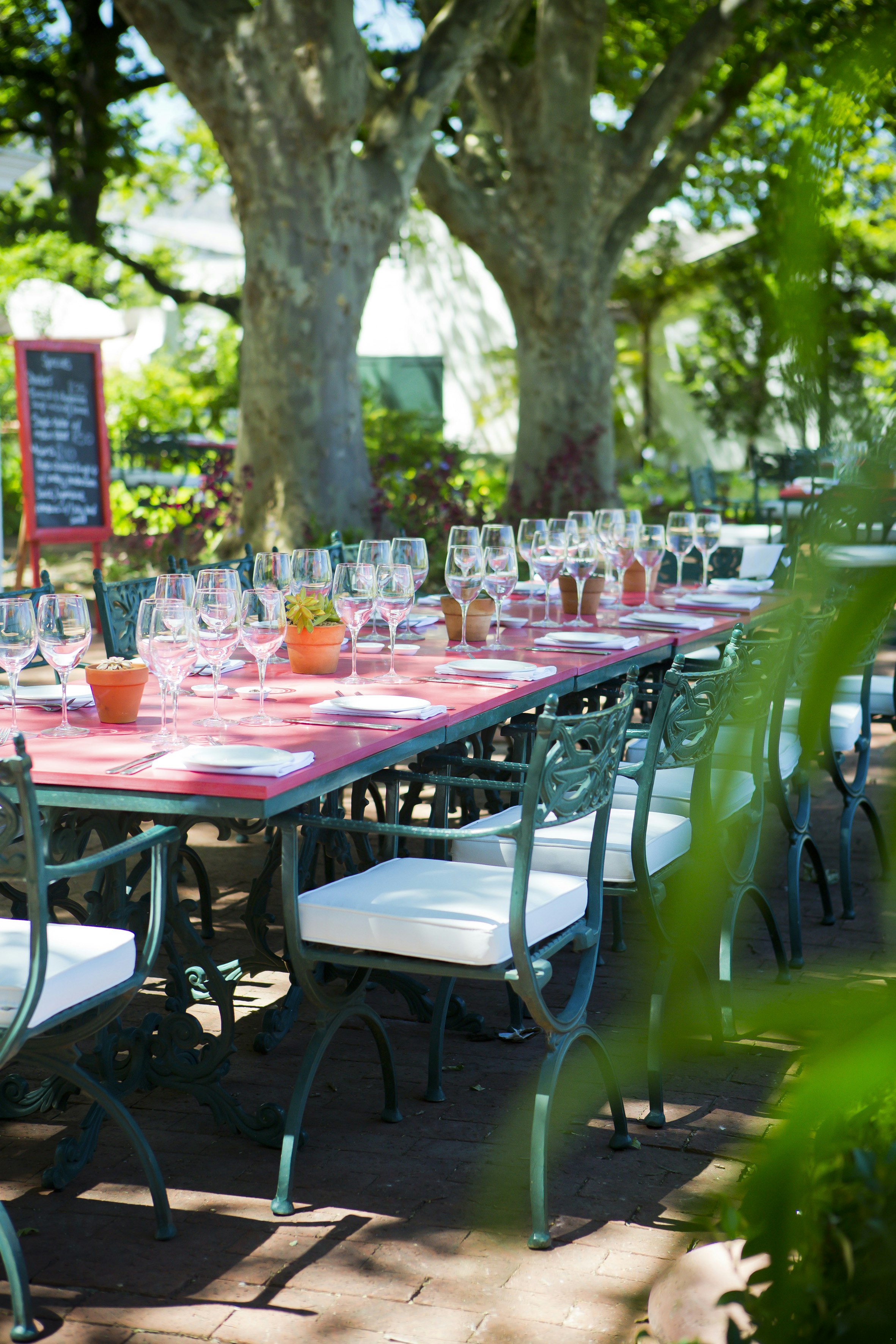 More about The Red Table Restaurant LekkeSlaap