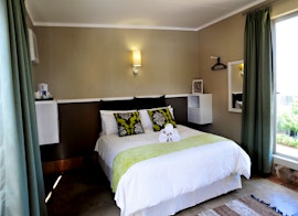 Hartbeespoort Accommodation at Villa Paradiso Country Manor | Viya