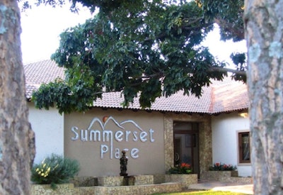  by Summerset Place Country House | LekkeSlaap