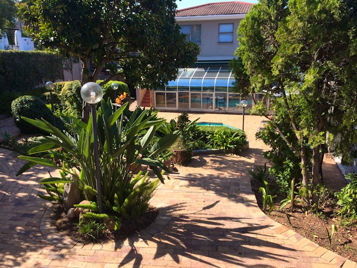 Cape Town Accommodation at Maroela House | Viya