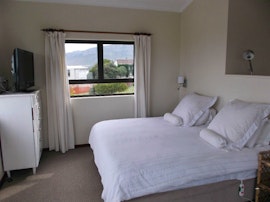 Hermanus Accommodation at 142 on 10th Street - V25 | Viya