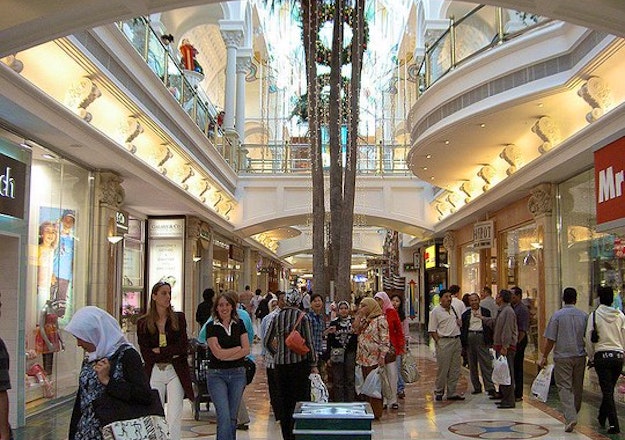 About Canal Walk in Century City