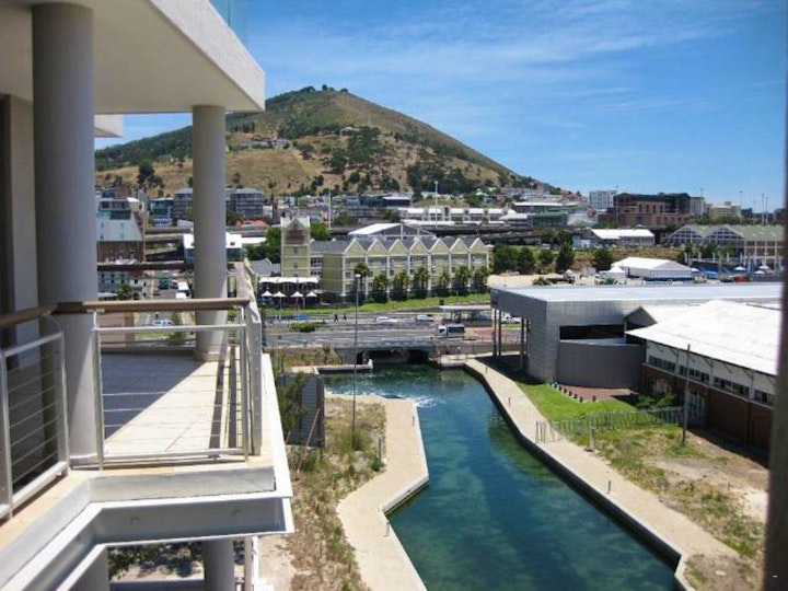 Cape Town Accommodation at 702 Canal Quays | Viya
