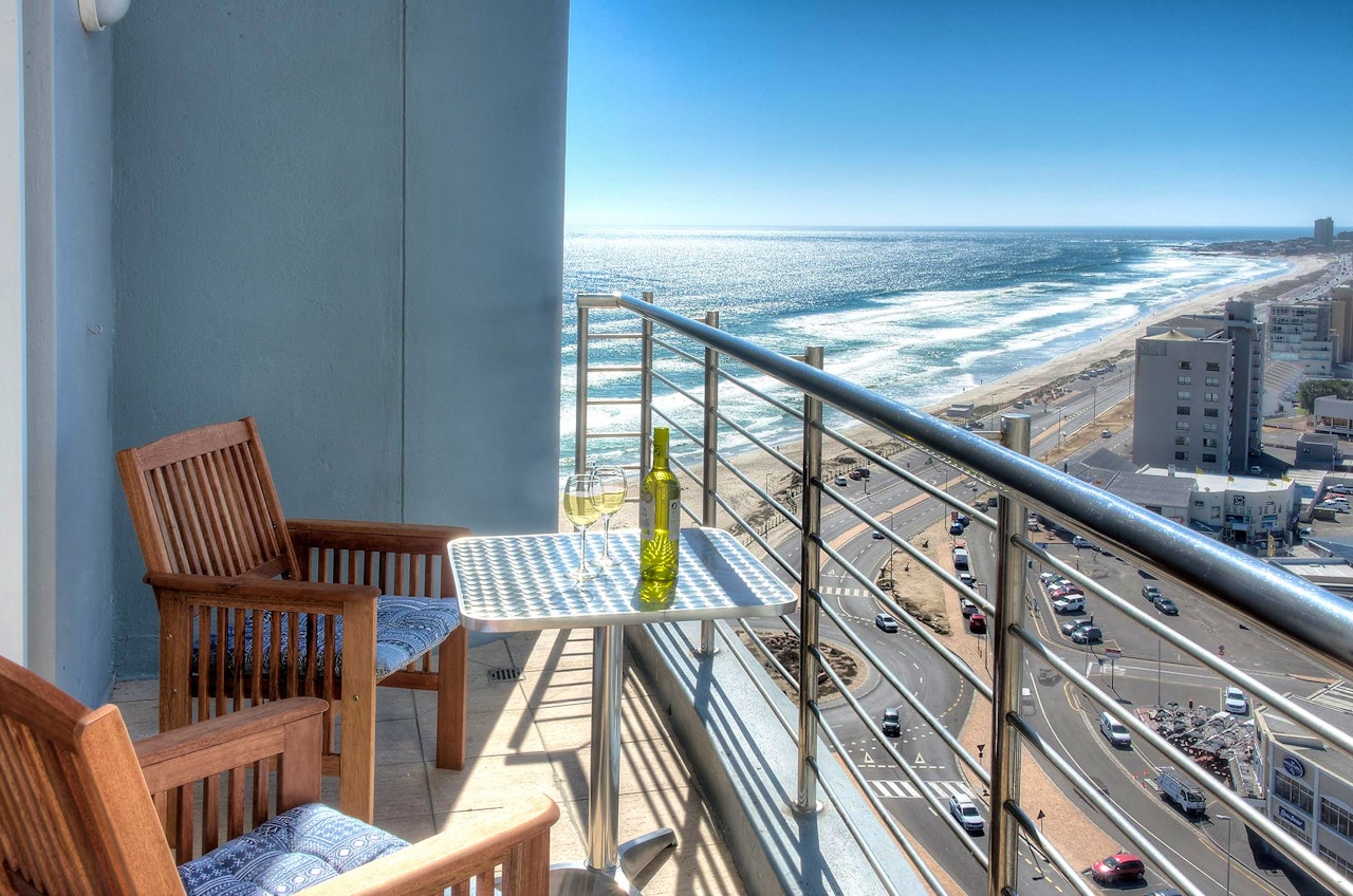 Bloubergstrand Accommodation at  | Viya