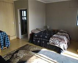 Southern Suburbs Accommodation at Navine's Homestay | Viya