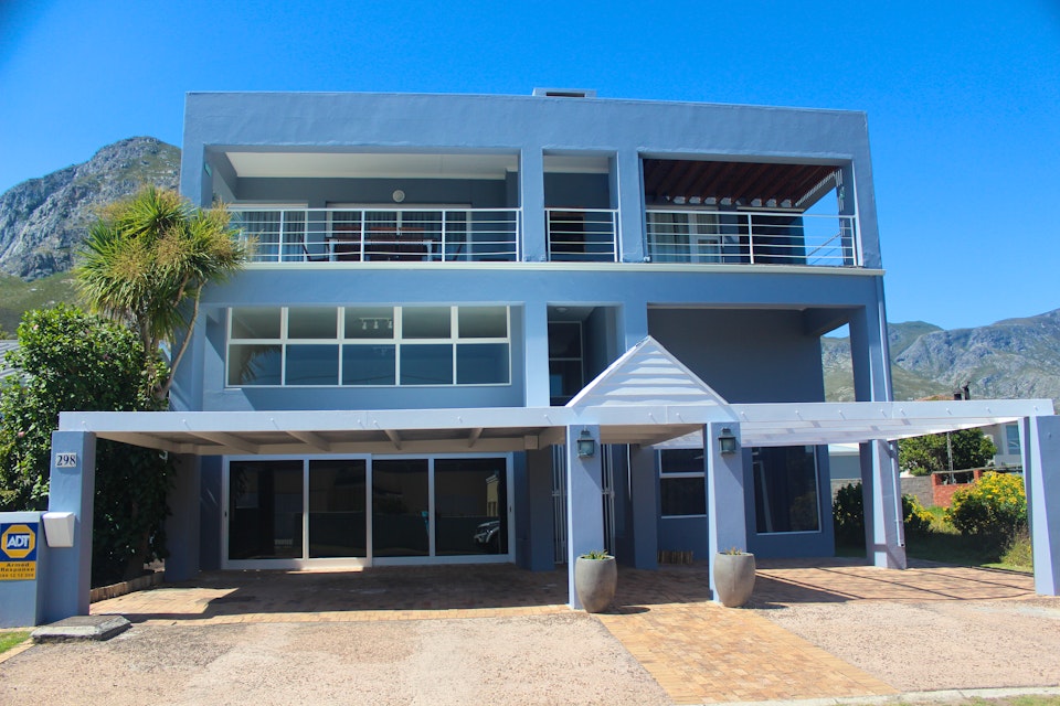 Hermanus Accommodation at  | Viya