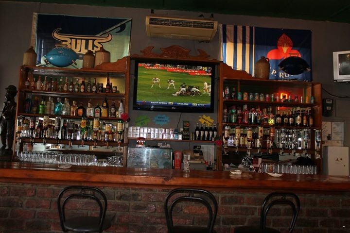 Poplers Pub And Restaurant