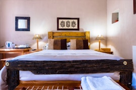 Karoo Accommodation at Nanna Rous' Town House | Viya