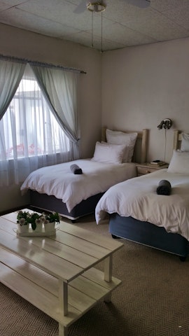 Riebeeckstad Accommodation at Lynhill Self-Catering Apartments | Viya