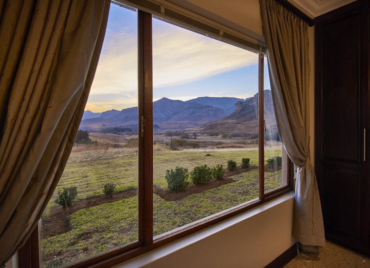 Drakensberg Accommodation at Dynasty Red Mountain Ranch | Viya
