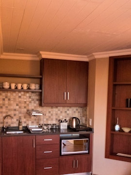 Northern Suburbs Accommodation at Ville la'Rina | Viya