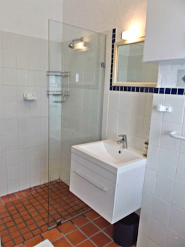 Hermanus Accommodation at 142 on 10th Street - V25 | Viya