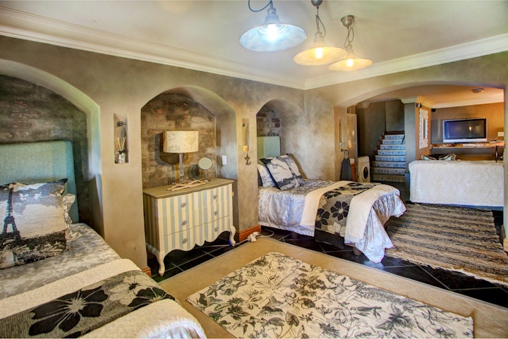 Western Cape Accommodation at Livingstone Villa | Viya