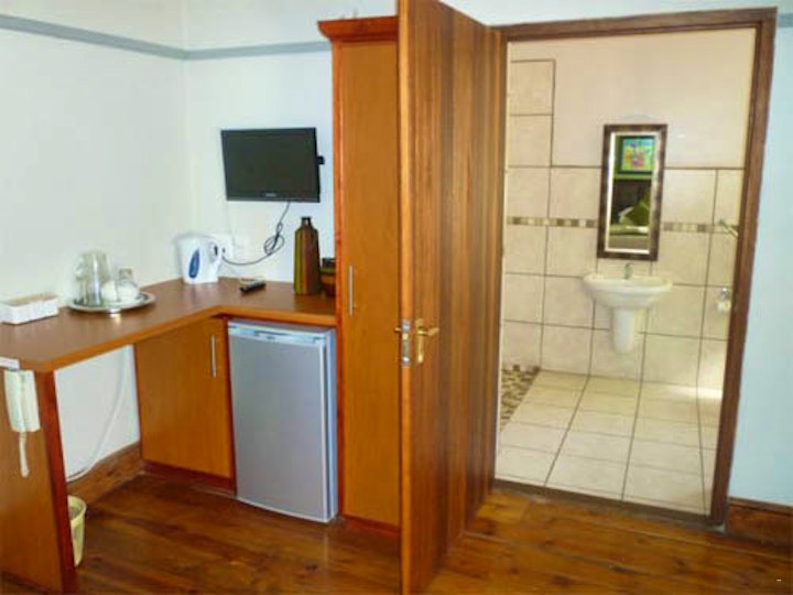 Western Cape Accommodation at Donkin Country House | Viya