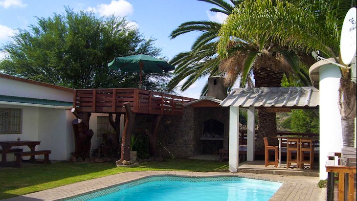  at Palm Tree Cottages en Oasis Restaurant | TravelGround