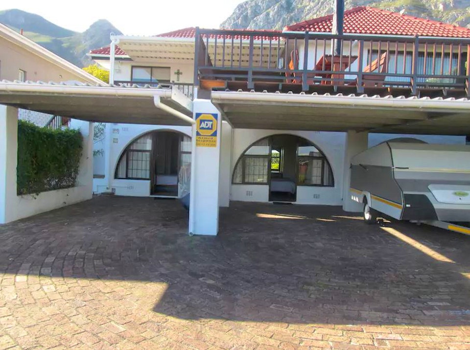 Hermanus Accommodation at  | Viya