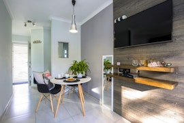 Northern Suburbs Accommodation at Cat's Eye Cottage | Viya