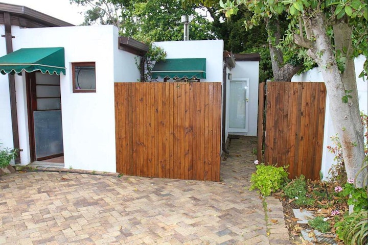 Cape Town Accommodation at Airlie Constantia Cottages | Viya