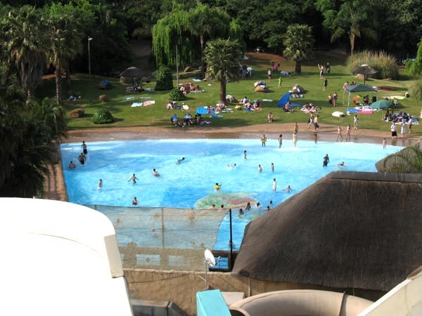 Accommodation Near Wild Waters Fun Park Boksburg | LekkeSlaap