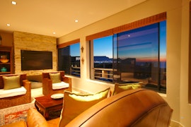 Milnerton Rural Accommodation at Oceana Villa | Viya