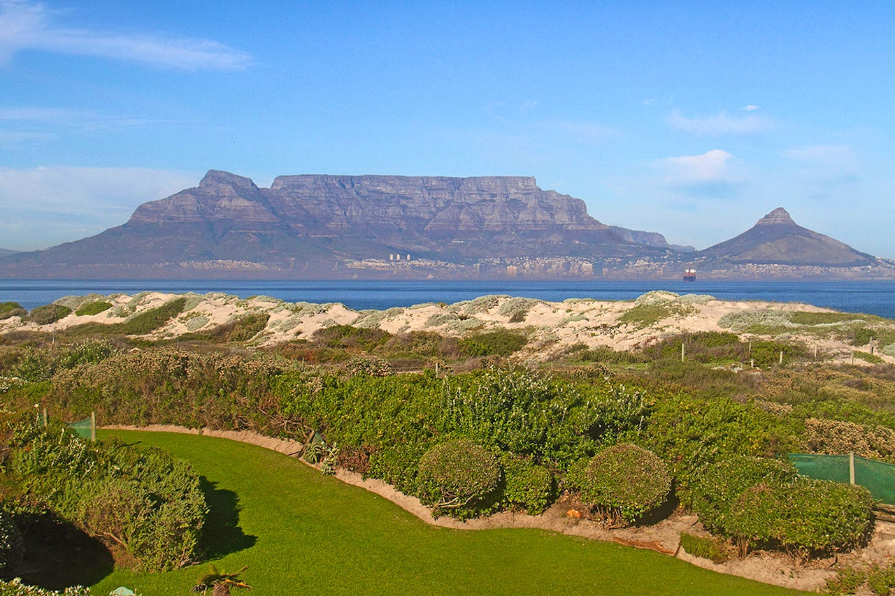 Bloubergstrand Accommodation at  | Viya