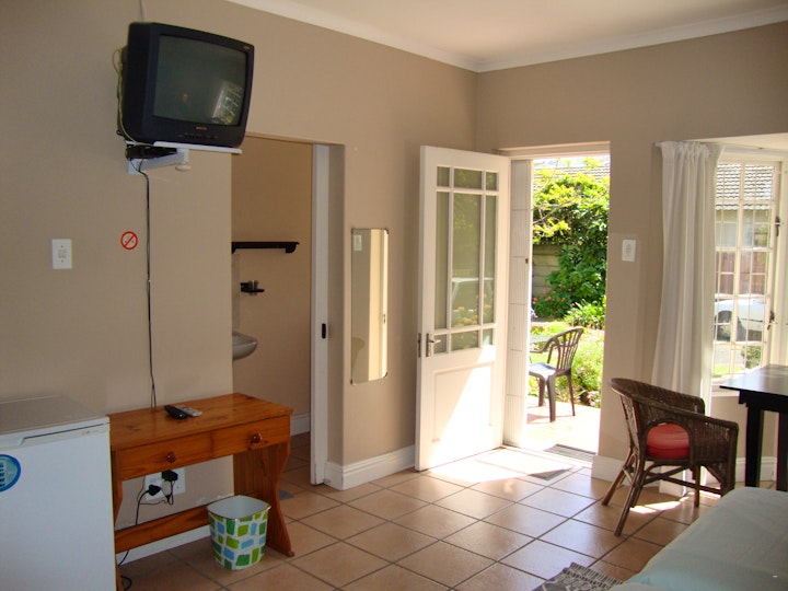 Southern Suburbs Accommodation at 16 Aloe Cottage | Viya