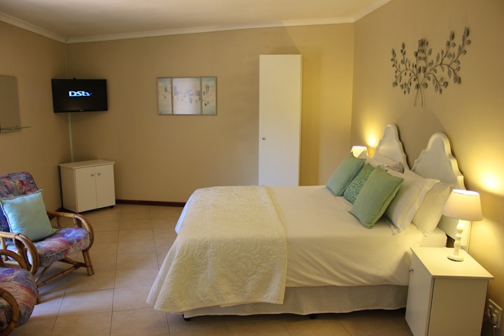 Cape Town Accommodation at On Yonder Hill - Garden Flat | Viya