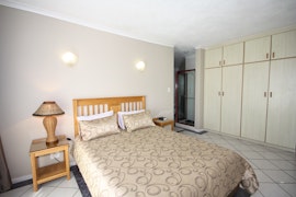 Jeffreys Bay Accommodation at Pinnaquin Holiday Apartments | Viya