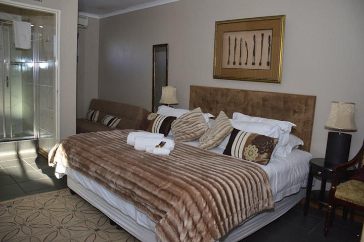 Fichardt Park Accommodation at Two Bells Guest House | Viya