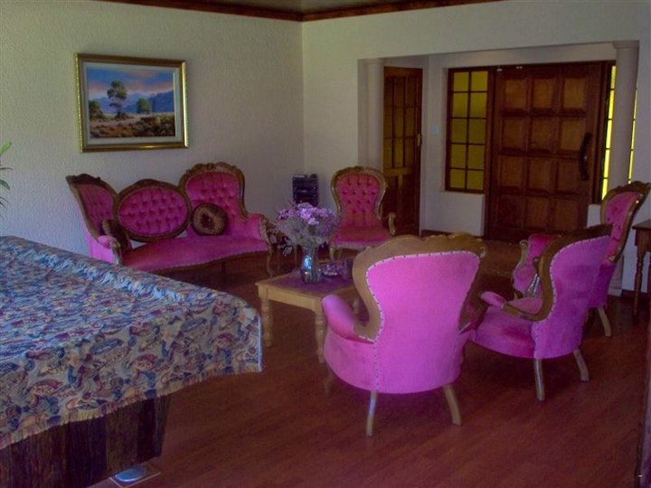 Mpumalanga Accommodation at Feathers Guest House | Viya