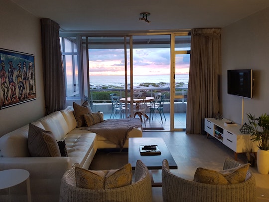 Bloubergstrand Accommodation at  | Viya