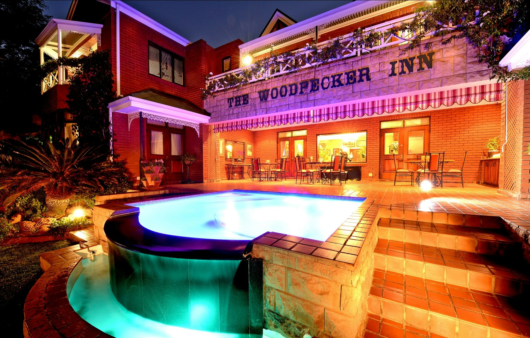 The Woodpecker Inn image no 1 of 12