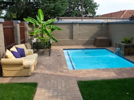 Johannesburg Accommodation at Commalong Lodge | Viya