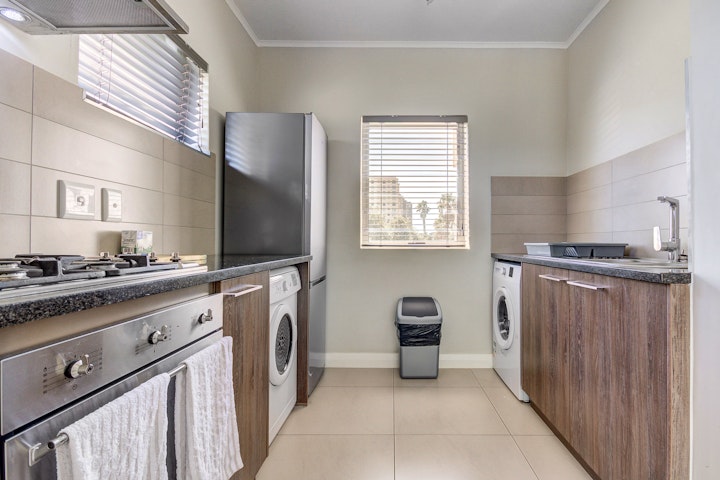 Cape Town Accommodation at UniqueStay Mayfair Deluxe 3 Bedroom Apartment | Viya