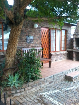 Karoo Accommodation at Irelander Self-catering Flats | Viya