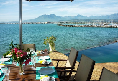  by 185 on BEACH Boutique Suites and Apartments | LekkeSlaap