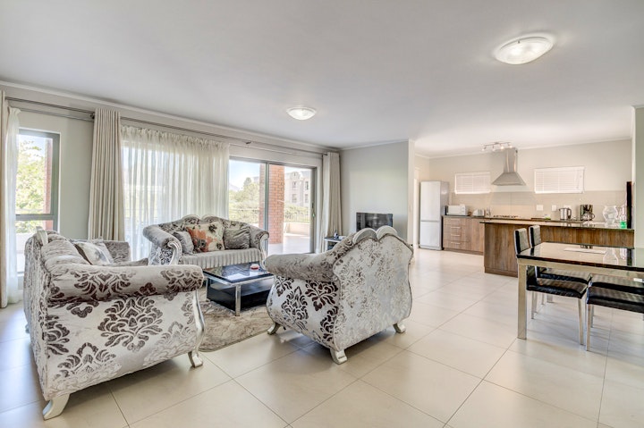 Cape Town Accommodation at UniqueStay Mayfair 3 Bedroom Apartment | Viya