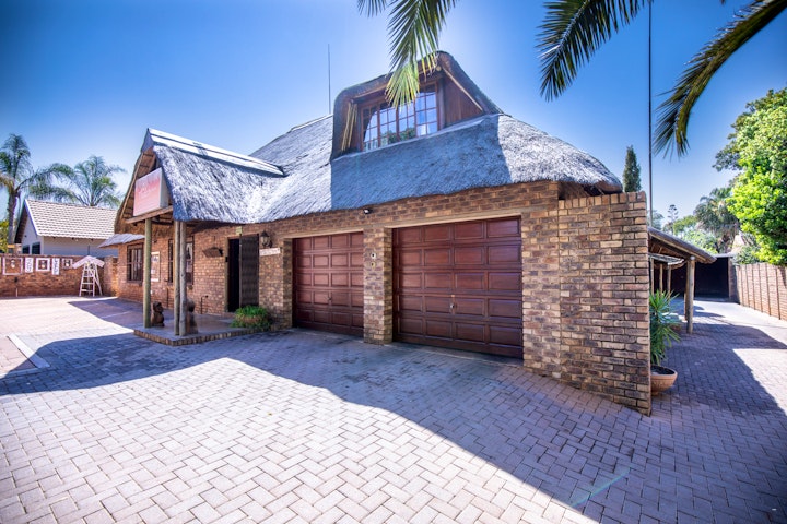 Gauteng Accommodation at Thatch Haven Guesthouse | Viya
