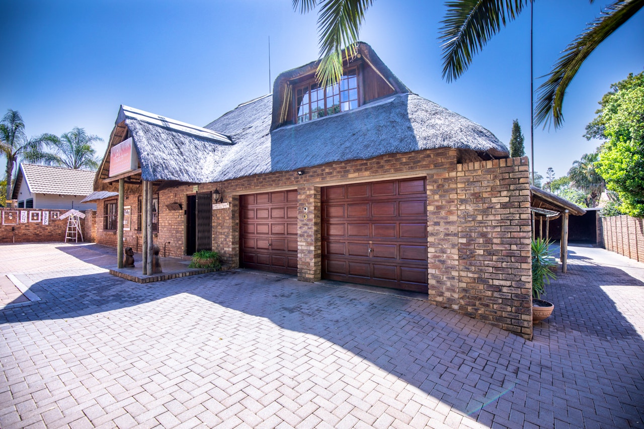 Centurion Accommodation at  | Viya