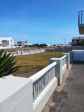 Struisbaai Accommodation at Tallie House | Viya