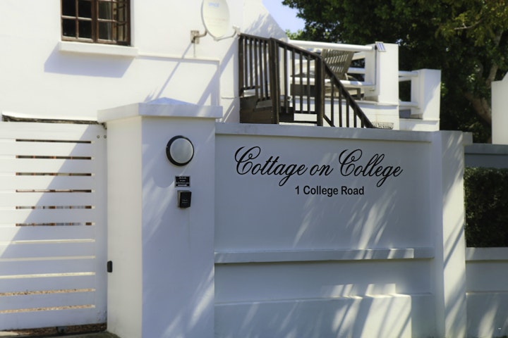 St Francis Accommodation at Cottage on College | Viya