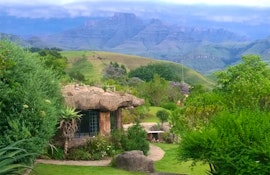 Drakensberg Accommodation at Inkunzi Cave | Viya