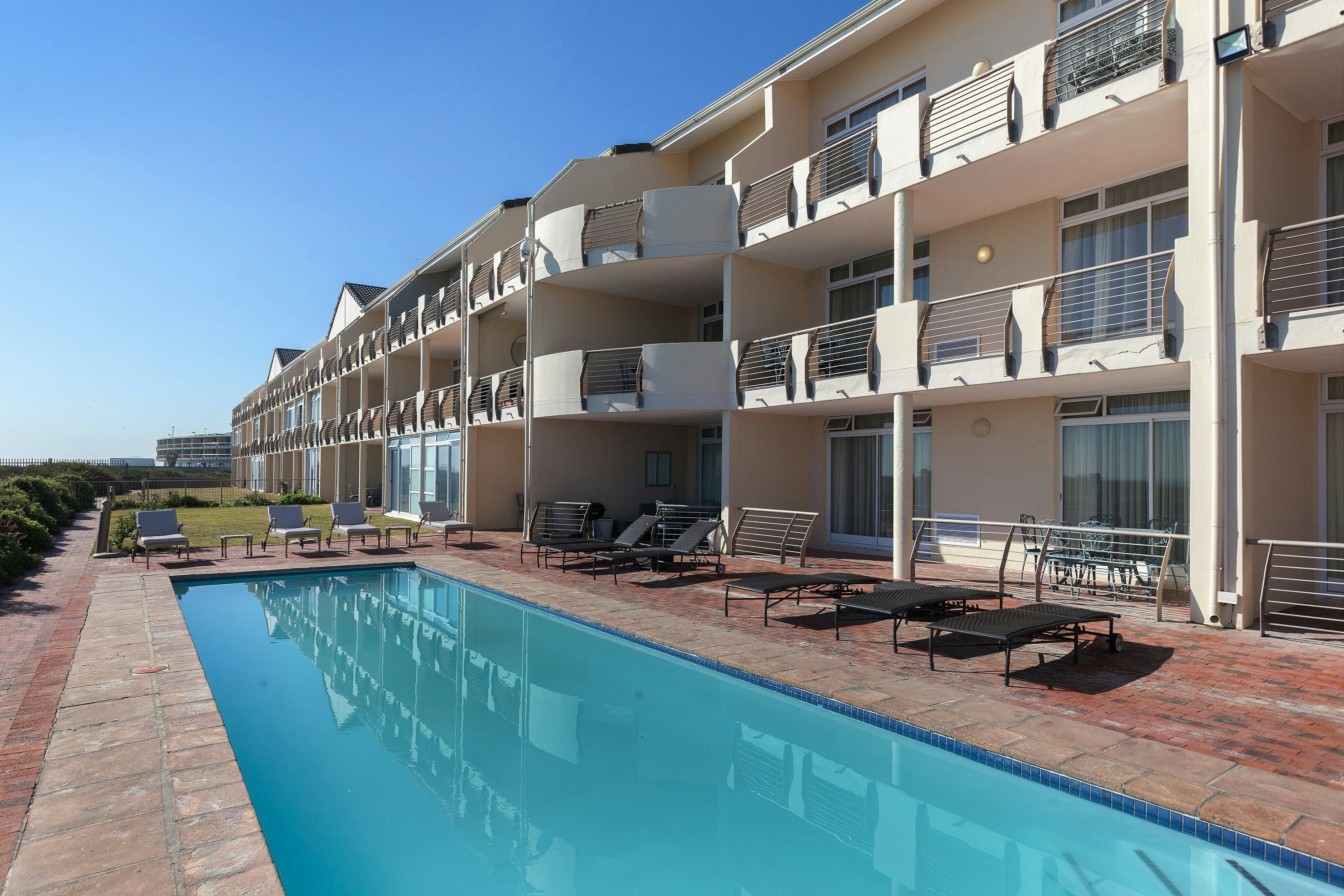 Paarden Eiland Accommodation - LekkeSlaap