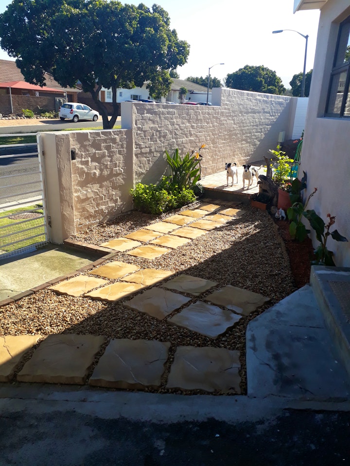 Northern Suburbs Accommodation at The Pebble Cottage | Viya