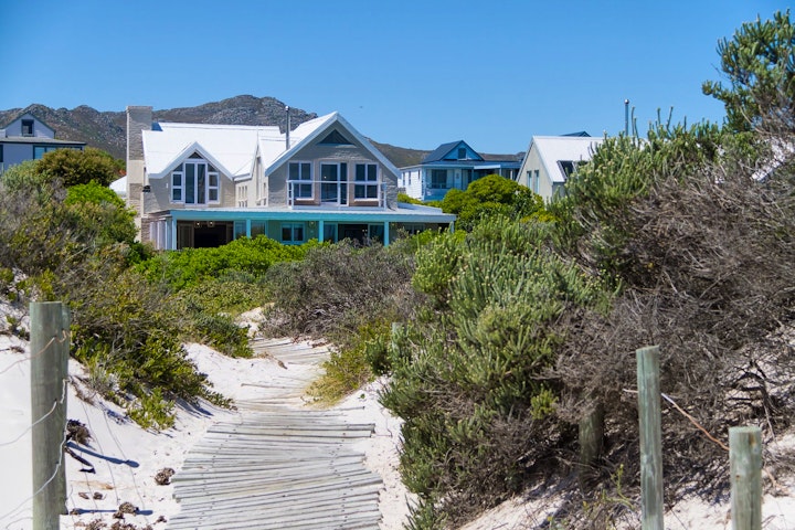 Western Cape Accommodation at Fin Whale Beach House | Viya